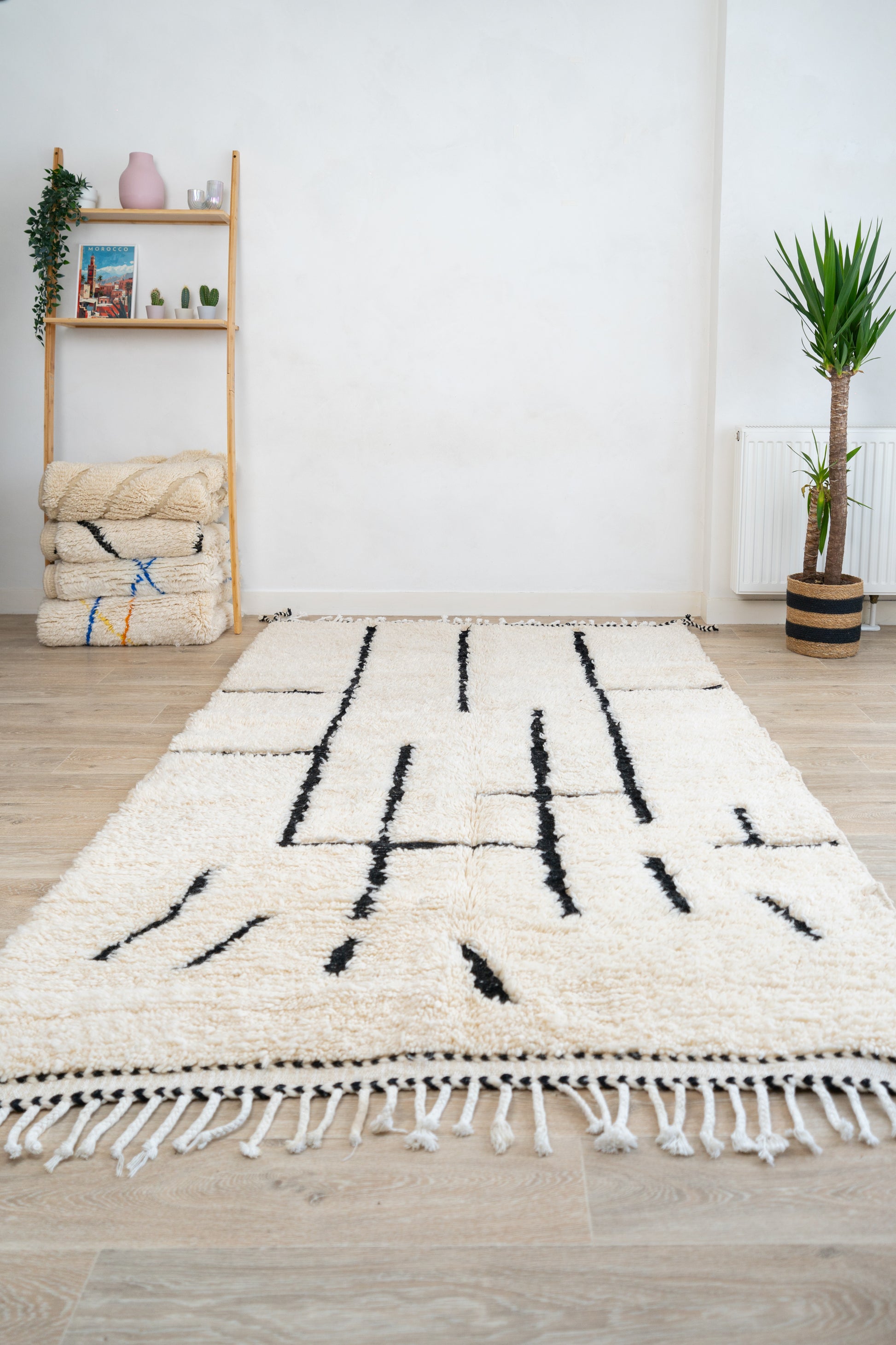 Tapis Beni Ouarain blanc et noir - 260 x 150cm / B113