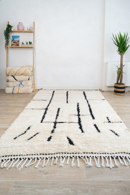 Tapis Beni Ouarain blanc et noir - 260 x 150cm / B113