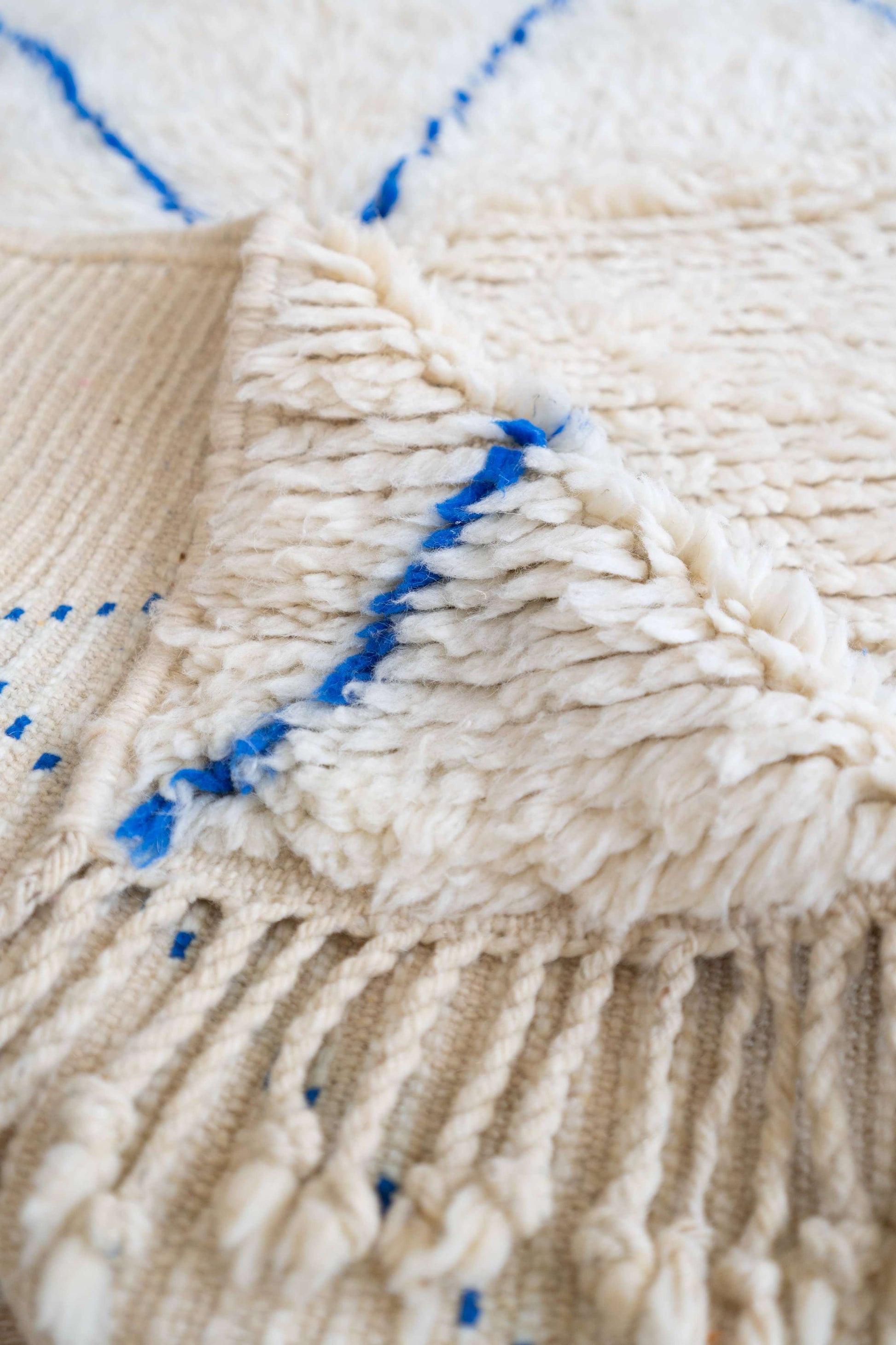 Tapis Beni Ouarain Blanc et Bleu Majorelle - 170 x 110cm / B105