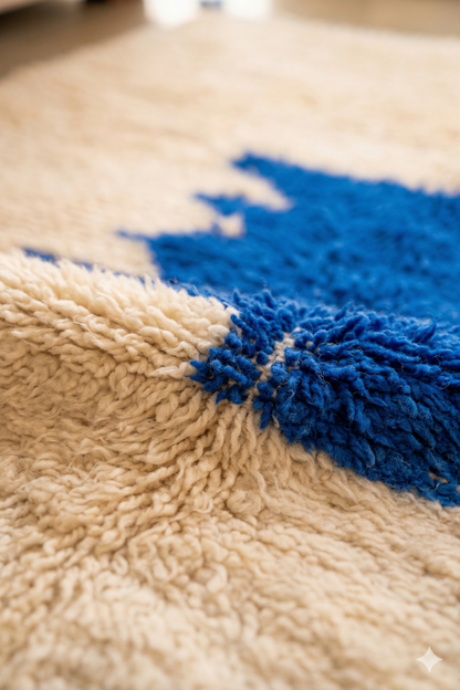 Beni Ouarain White and Blue Majorelle Rug - 165 x 107cm / B111
