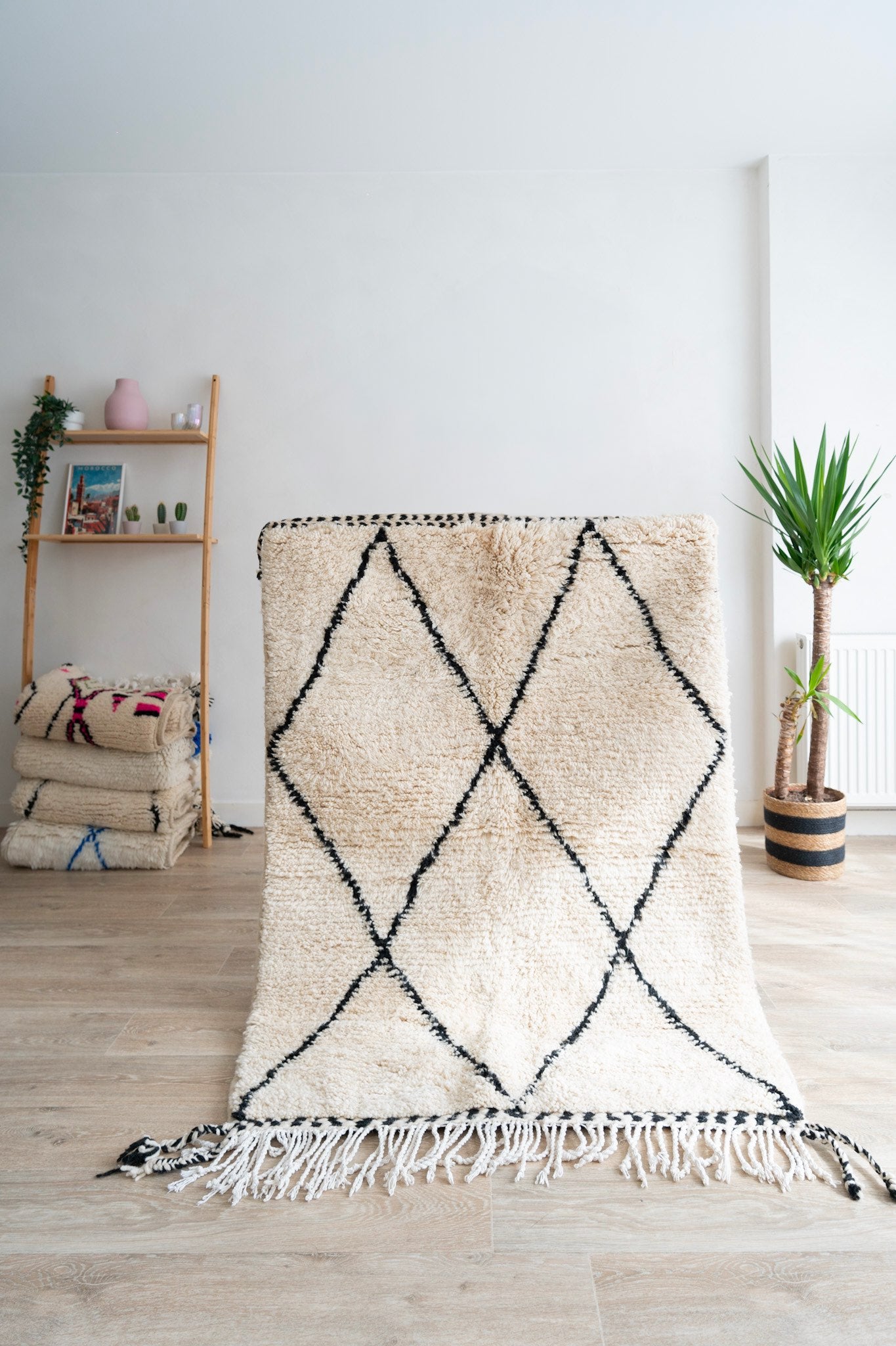 Tapis Beni Ouarain blanc et noir - 180 x 105cm / B116