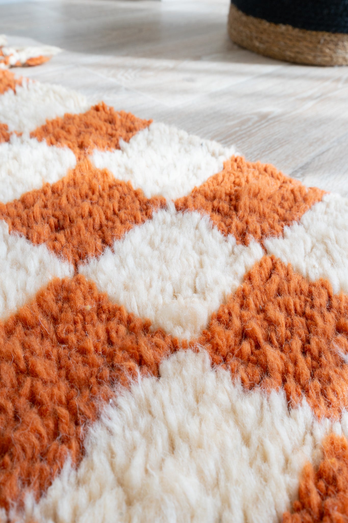 Tapis Beni Ouarain damier Blanc et Orange - 180 x 105cm / B117