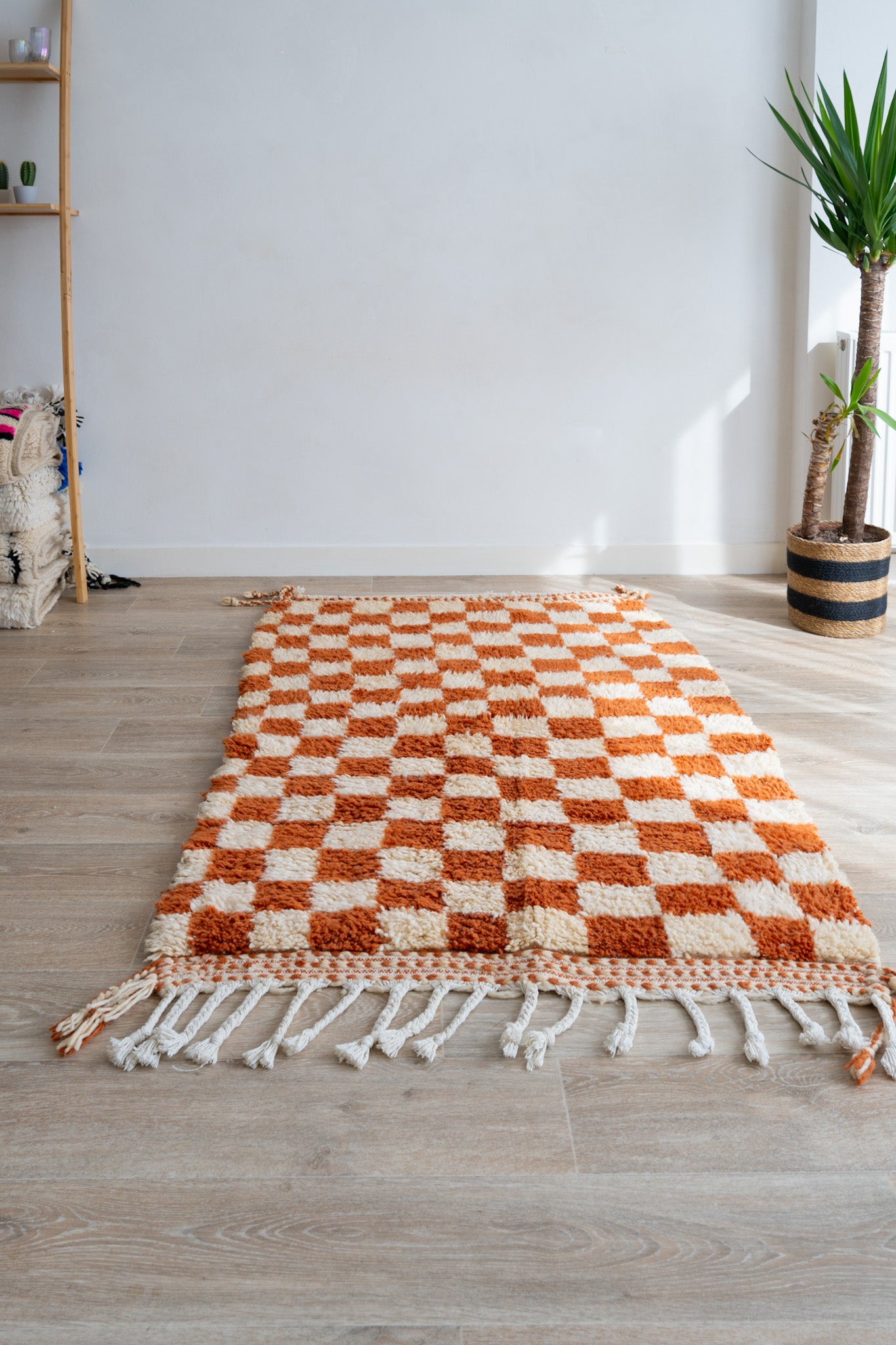 Tapis Beni Ouarain damier Blanc et Orange - 180 x 105cm / B117