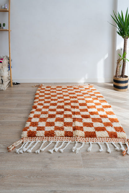 Tapis Beni Ouarain damier Blanc et Orange - 180 x 105cm / B117