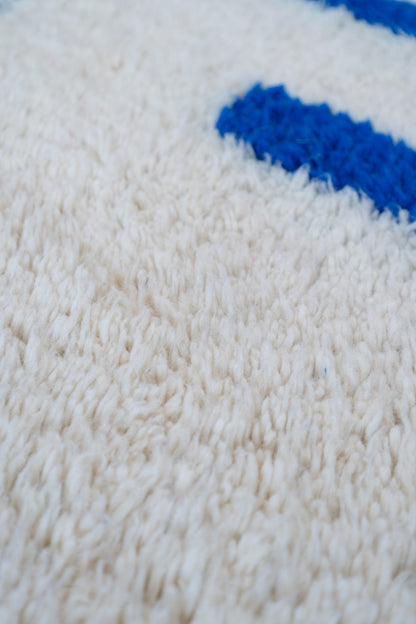 Tapis Beni Ouarain Blanc et Bleu Majorelle- 248 x 150cm / B115