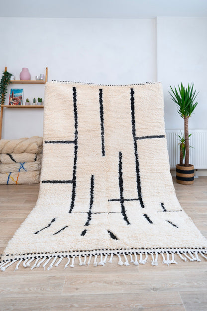 Tapis Beni Ouarain blanc et noir - 260 x 150cm / B113