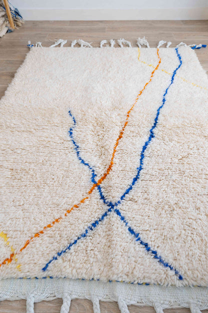 Tapis Beni Ouarain blanc, jaune et bleu majorelle - 178 x 108cm / B108