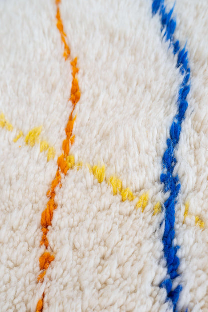 Tapis Beni Ouarain blanc, jaune et bleu majorelle - 178 x 108cm / B108