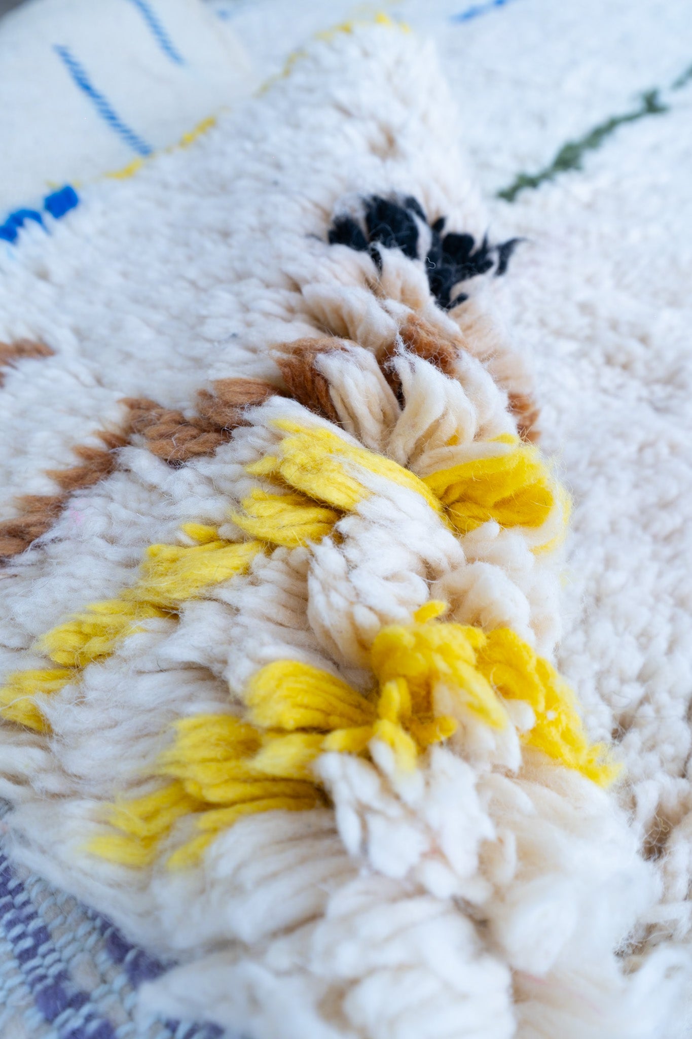 Tapis berbère coloré blanc et traits multicolores - SM101